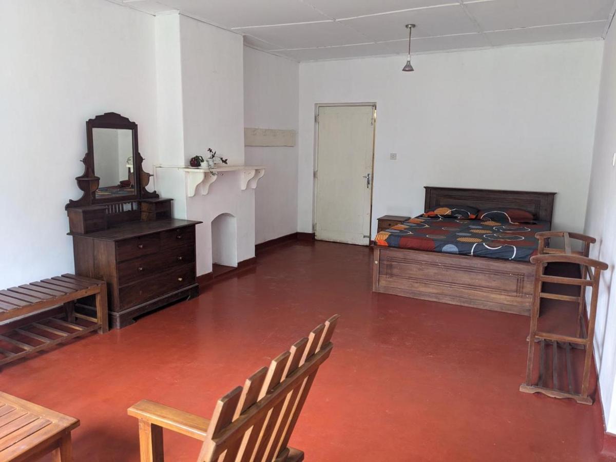 Chilly Croc Hostel Нувара-Елія Екстер'єр фото
