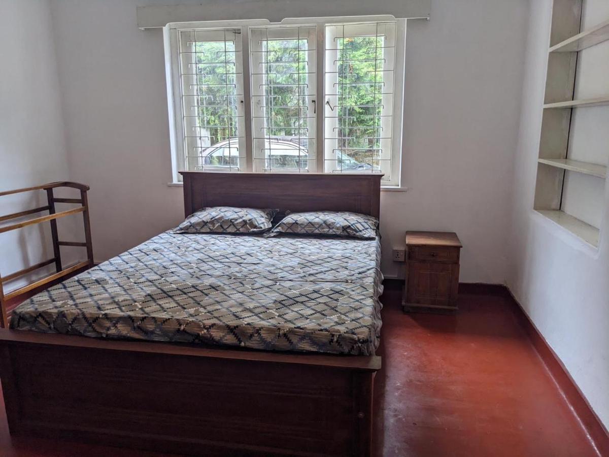 Chilly Croc Hostel Нувара-Елія Екстер'єр фото