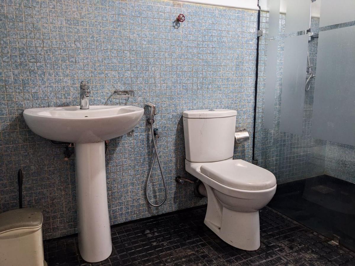 Chilly Croc Hostel Нувара-Елія Екстер'єр фото