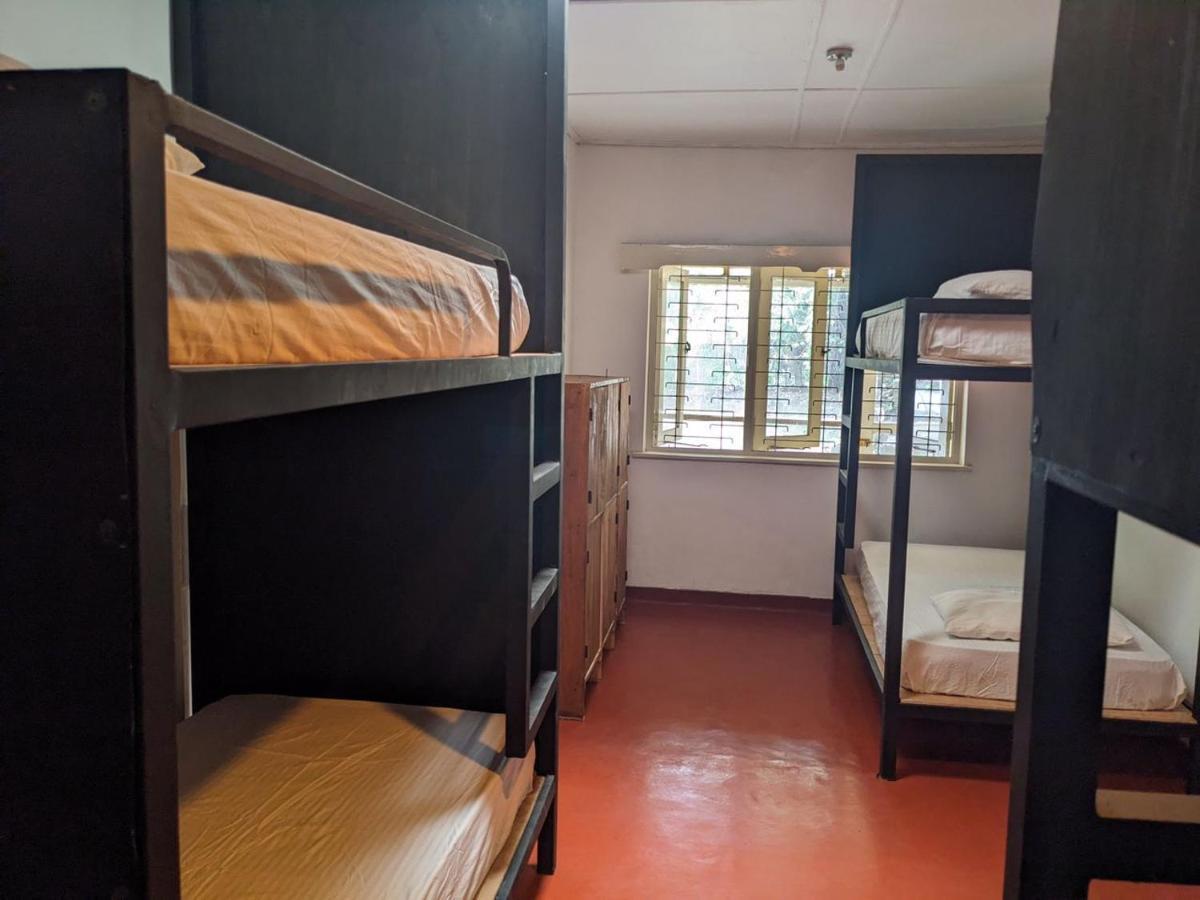 Chilly Croc Hostel Нувара-Елія Екстер'єр фото