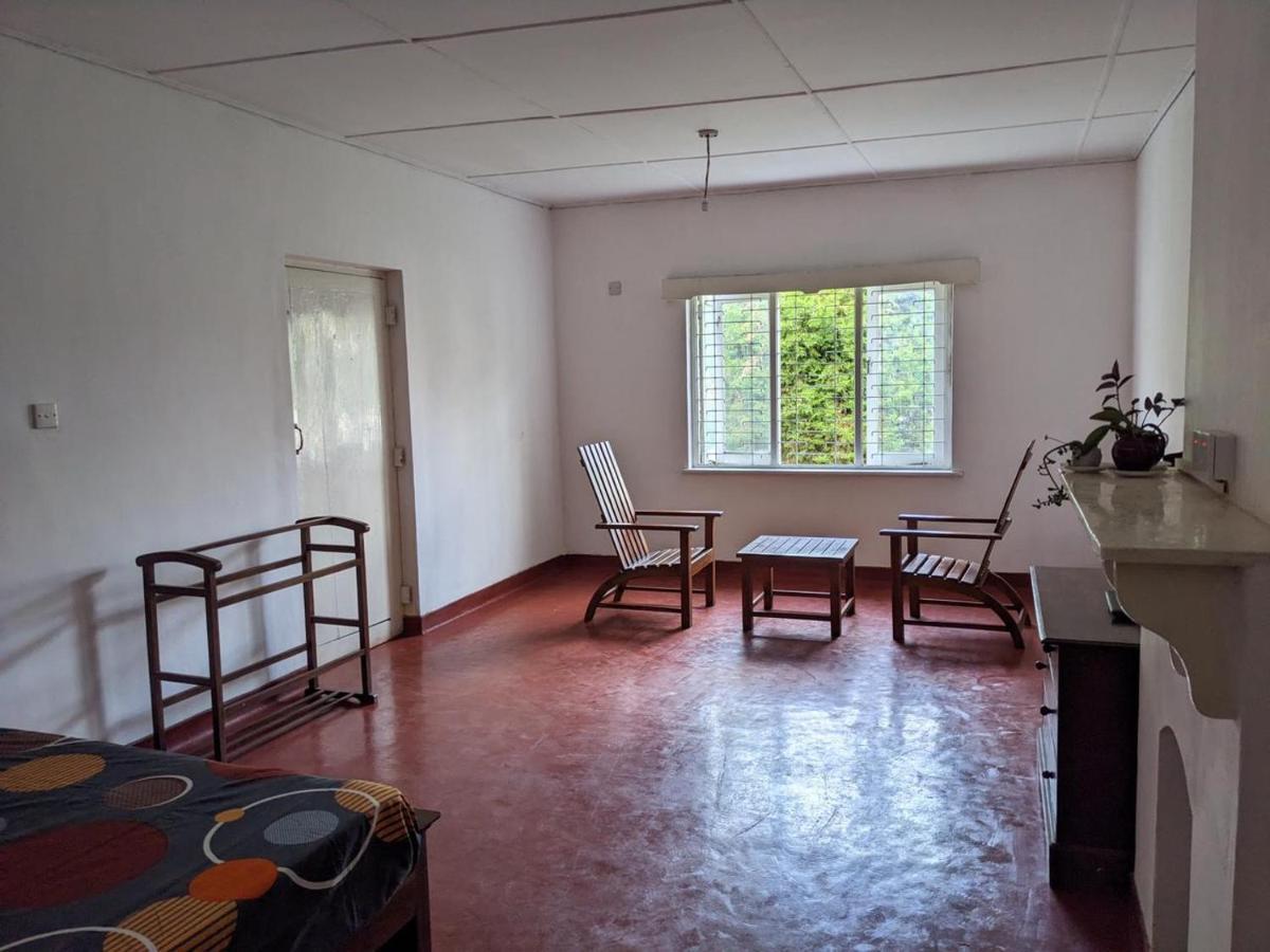 Chilly Croc Hostel Нувара-Елія Екстер'єр фото
